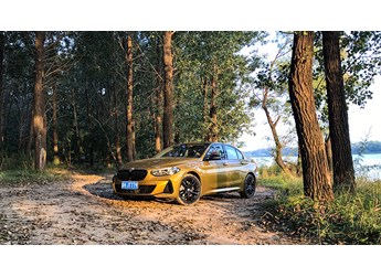 追着落日奔跑 试驾宝马1系125iM运动曜夜版 封面图