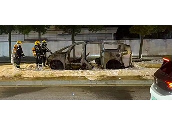 理想MEGA行驶中突然起火 车主发律师函：网上部分信息存在夸大、歪曲或虚构情形 封面图