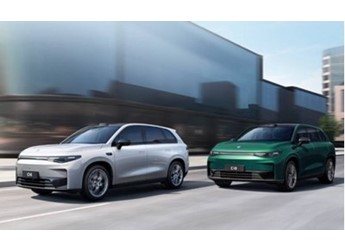 零跑C10正式上市 纯电版12.88万起售 增程13.58万起