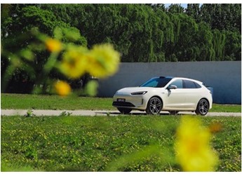 高考后学车潮来临!智能SUV问界新M5 Ultra成年轻人购车优选 封面图