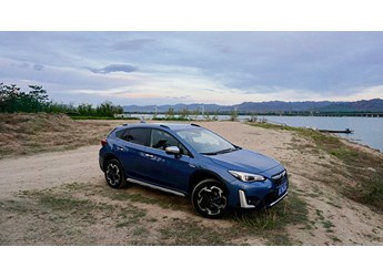 即刻出发 跨界SUV斯巴鲁XV评测 封面图