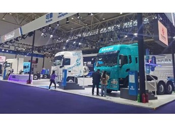 能上绿牌 续航无忧 东风天龙KL增程混动重卡亮相武汉车展