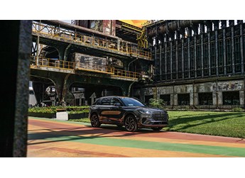 新美式咖啡  试驾2023款林肯冒险家 封面图