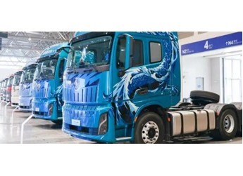 17.6万辆目标背后，东风商用车从新能源破万到全球化突围，怎么走？ 封面图