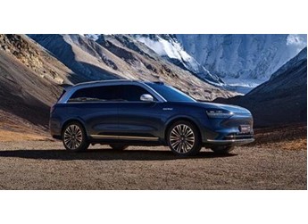 坐稳自主第一豪华汽车！问界10月销量均价齐飞：追平BBA