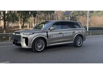 华为智驾加持！岚图泰山Ultra测试车亮相：冲击L3级自动驾驶SUV 封面图