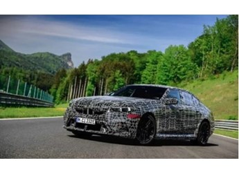 全新宝马M5国内下半年上市 有望成都车展开启预售 封面图