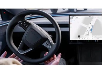 特斯拉 FSD v14.2.1 体验翻车？速度档位跨度太大，切换时车速瞬降惹争议