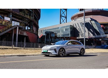 优雅与性能兼顾 试驾蔚来ET5T 封面图