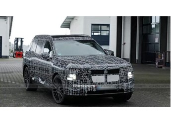 全新宝马X7最新谍照曝光 分体式LED大灯+硬朗设计成亮点 封面图