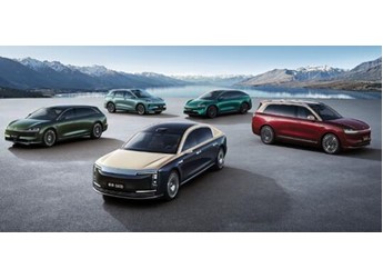 华为鸿蒙智行2026首次OTA更新：63项新功能 智驾更稳 新春氛围满分 封面图