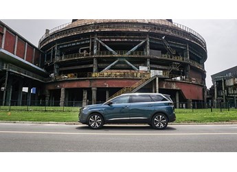 可玩性很高  试驾标致5008 2023款 400THP 旗舰荣耀版 7座 封面图