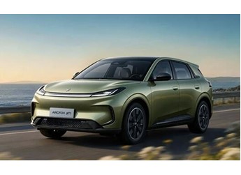 配置表现硬核！极狐贝塔T1 550km续航版上市：7.68万起售 封面图