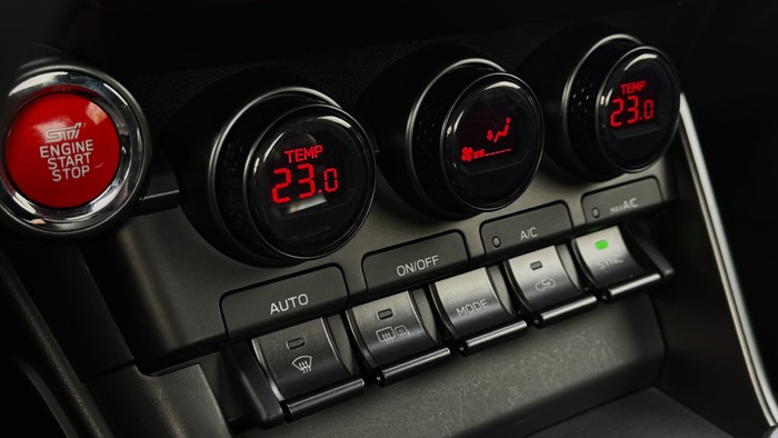 传递快乐的使者 试驾斯巴鲁BRZ 手动版_18