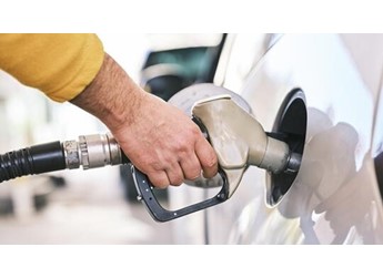 国内油价将上涨：今晚迎年内最大涨幅，提醒车主加满油 封面图