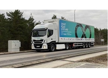 电动汽车永不断电！法国高速公路测试“边开边充”技术：瞬时功率达300千瓦 封面图