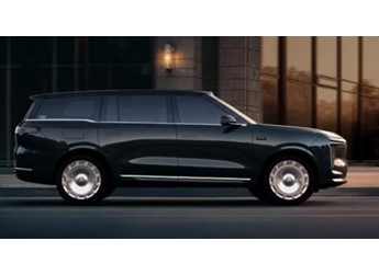 三电机上车 零百加速3.9秒！智己LS9线控版/Hyper上市：34.98万起 封面图