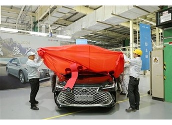 20万级还香吗 新款丰田亚洲龙下线:取消物理按键内饰大革新 封面图