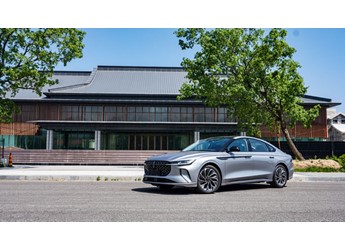 美味冰美式 试驾林肯Z 2025款 2.0T 尊耀混动版 封面图