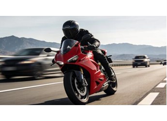 摩托车主注意！全国13个省级行政区明确全域禁止摩托车上高速 封面图