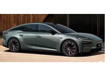 广汽丰田铂智7上市14.78万起：华为电机+鸿蒙座舱+710km续航，中大型纯电轿车 封面图