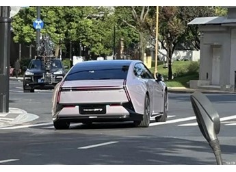 全新小鹏P7实车图曝光 将三季度发布 封面图