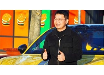 卢伟冰德国不限速高速试驾小米SU7！最高飙至260km/h 依然非常稳