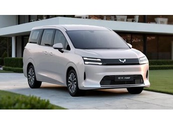 最亲民的“GL8” 五菱星光730上市：7.1万元起