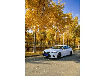 独特魅力  2022款雷克萨斯ES300h F SPORT评测 封面图