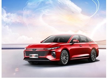 一汽奔腾B70龙腾版正式上市 售价11.59-12.59万 封面图