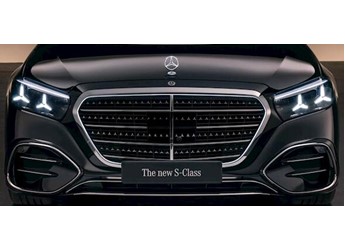 新款奔驰S级车灯搭载5万颗LED：照射距离605米 照明区域提升40% 封面图