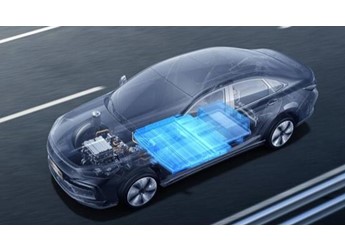 新能源车维修成本为什么这么贵？换个大灯要6000元，真实案例曝光原因