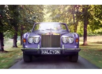 纯手工打造限量60台！劳斯莱斯险路电动版亮相：800伏平台加持 封面图