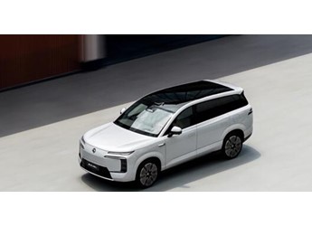 宝马X7同级的豪华SUV只卖29.98万!腾势N8L一图看懂