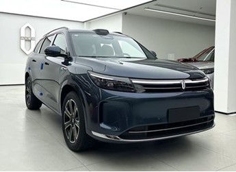 问界M7 Max焕新版实车公布 预售29.8万起 封面图