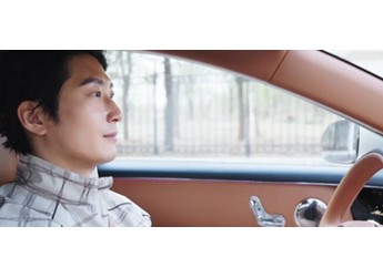 窦骁夫妇双双认证，尊界S800用896线激光雷达定义顶级出行 封面图