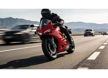 湖南明确禁摩上高速 高速公路条例修订背后原因解读 封面图