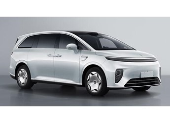享界V8细节公开：MPV首发五防隐藏式地轨 防踩踏防尘还静音 封面图