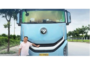 20年老司机马师傅：开欧曼银河9燃气车 高效不费力，出车不操心 封面图