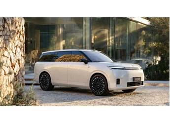 小鹏全尺寸SUV曝光 造型神似揽胜 走豪华路线