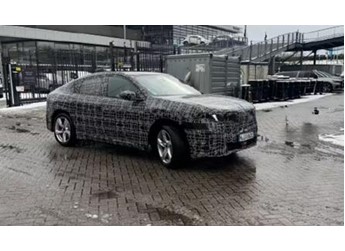 宝马新世代iX4实车谍照曝光：首款纯电轿跑SUV，车身姿态更低 封面图