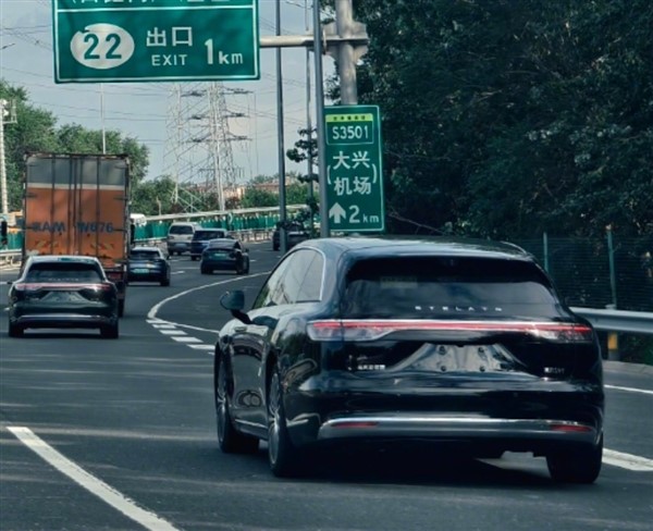 可能是中国最好卖的行政旅行车！享界S9T实车曝光：高端感十足