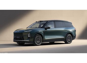 有人称加钱可以早提蔚来ES8 李斌亲自辟谣：我自己的车都还在排队 封面图