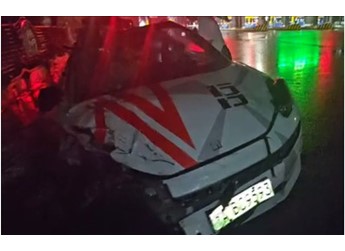 极氪001高速撞货车直接报废 车主幸运生还:直言“极氪真行” 封面图