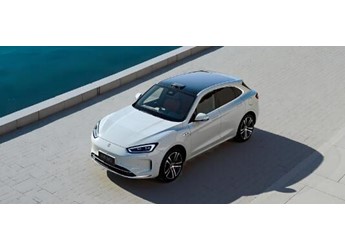 选择困难症终结指南：特斯拉Model Y与问界新M5 Ultra全面对比 封面图