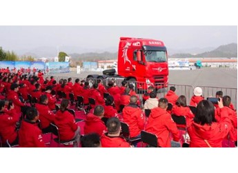 十年同心再启程 东风天龙哥俱乐部2026客户盛典圆满成功 封面图