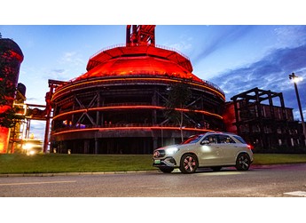 优雅又从容 试驾奔驰GLE400e 4MATIC 封面图