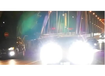 投影到地面的车灯安全吗？这种车灯到底有没有用 封面图