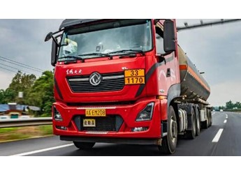 30余载与卡车为伴，东风龙擎是他运酒路上“最强芯” 封面图