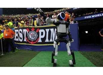 现代汽车携Atlas亮相2026世界杯，开创赛场应用先河 封面图